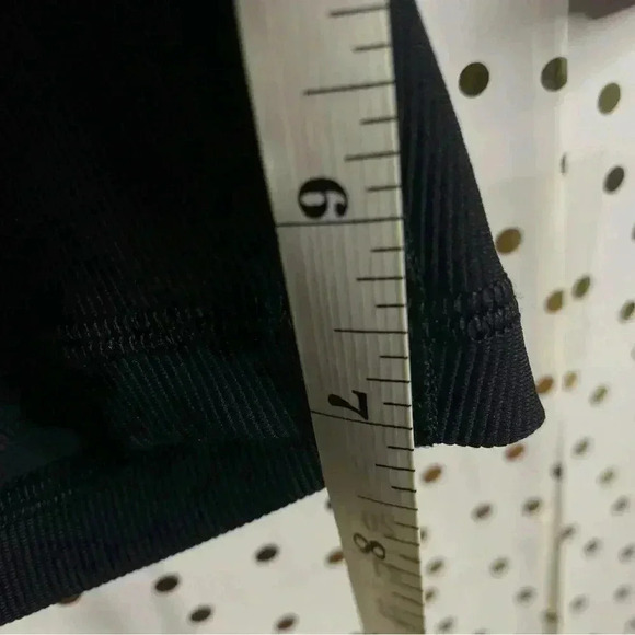 Lululemon Ribbed Contoured HR Short - Picture 4 of 7